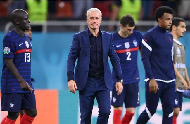  那不勒斯主帅下课，助教暂代帅位  