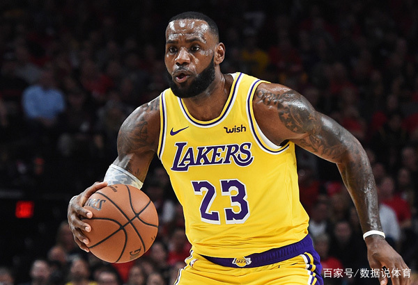  詹姆斯三双助湖人险胜马刺  